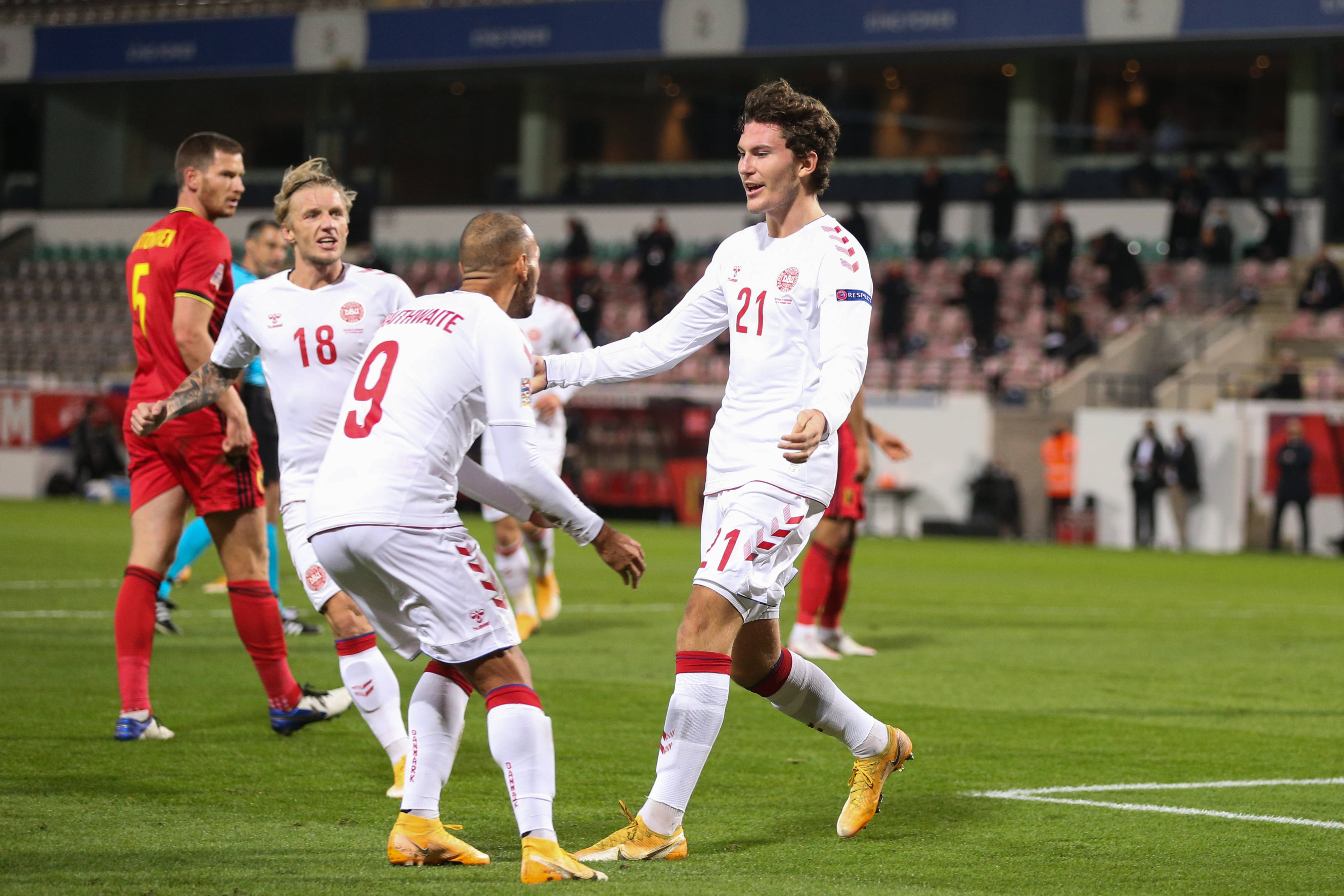 精彩足球比赛即将拉开帷幕，备受关注的球队备战势如破竹的简单介绍