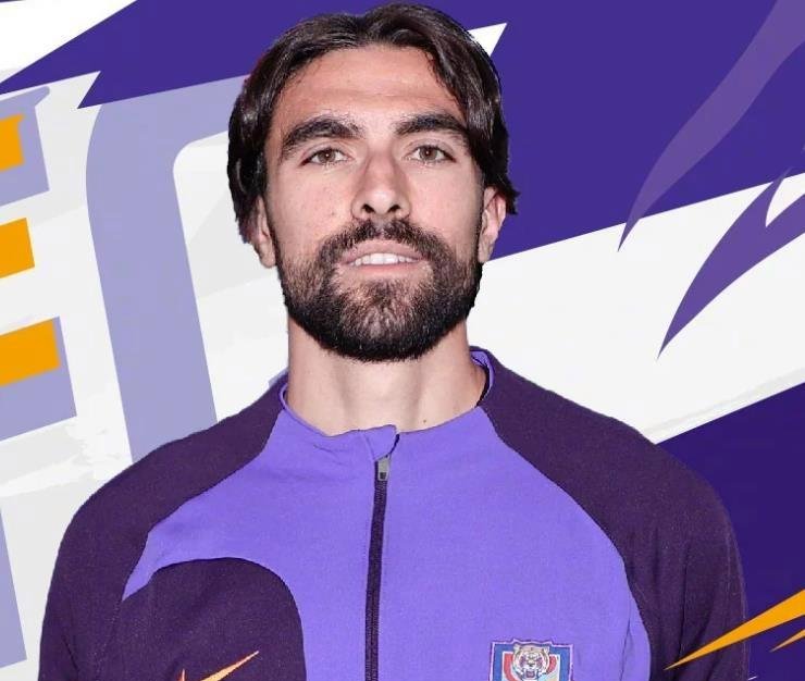 赛事引发球迷热议，各方观点各抒己见