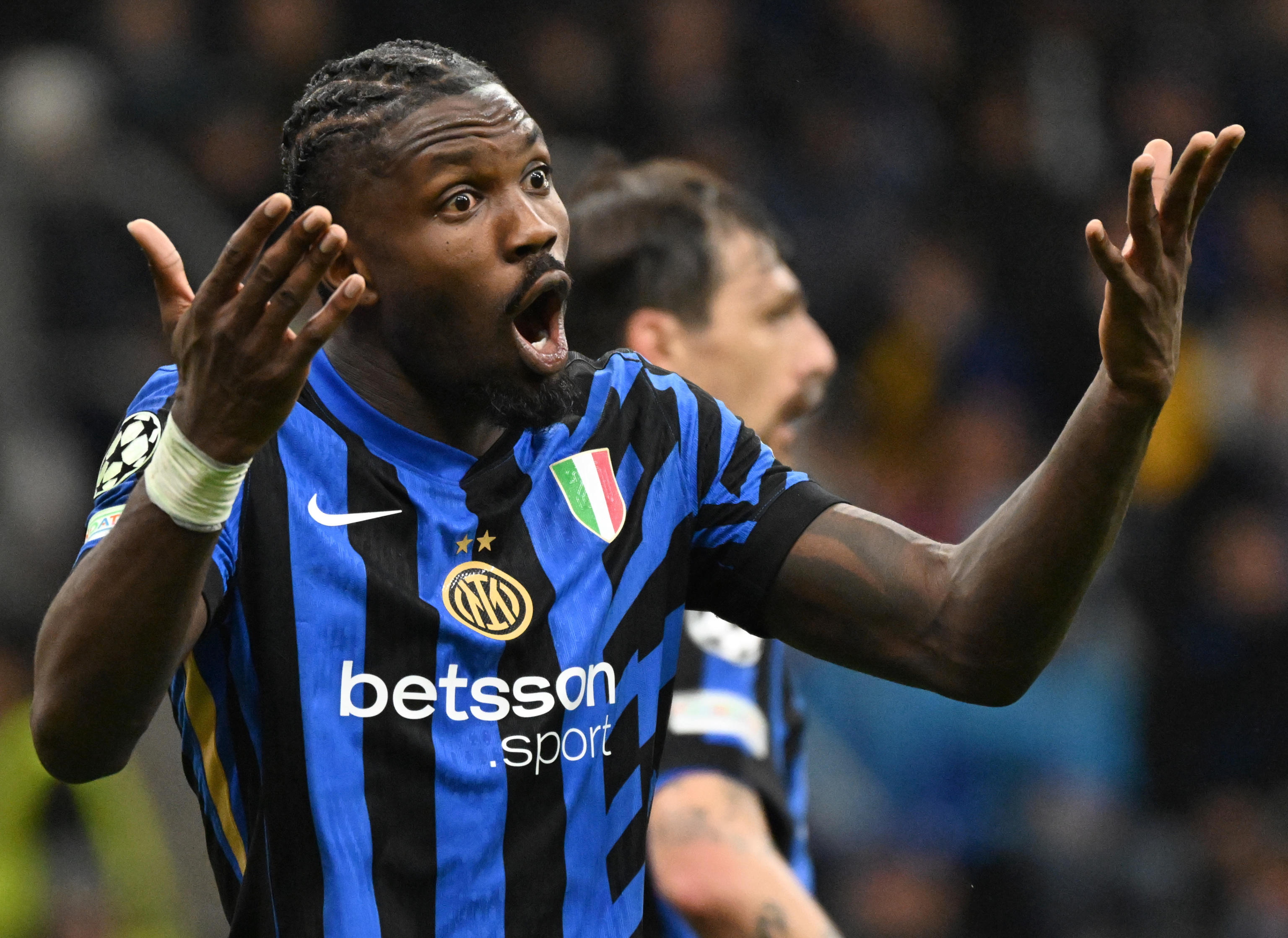 防线稳固，国际米兰欧冠之路越走越远的简单介绍