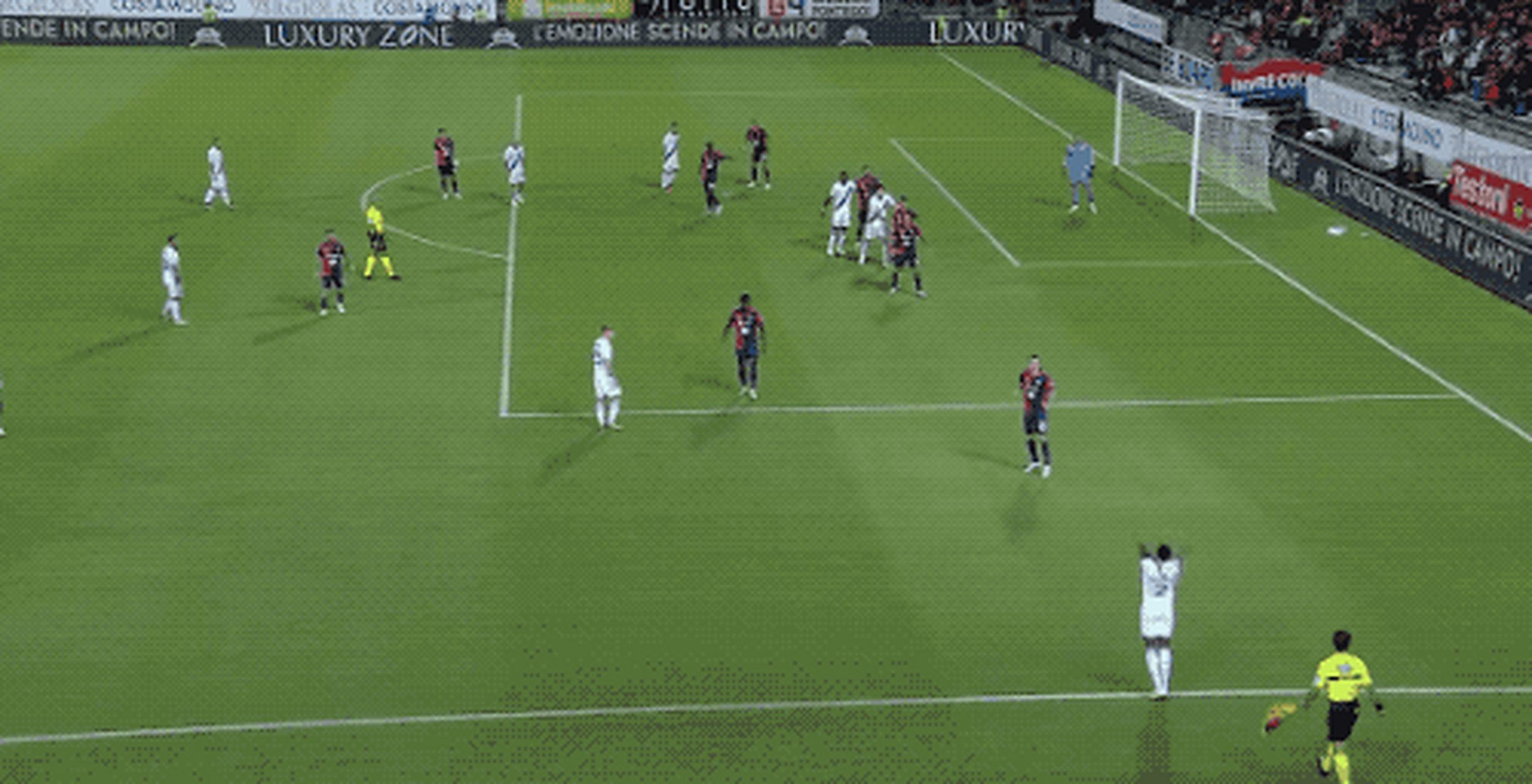 包含卡利亚里客场不敌对手，降级威胁加剧的词条