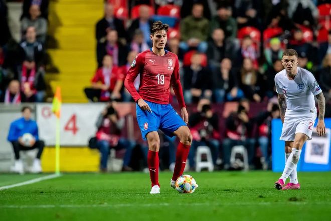 保加利亚队防线不稳，遭遇惨败