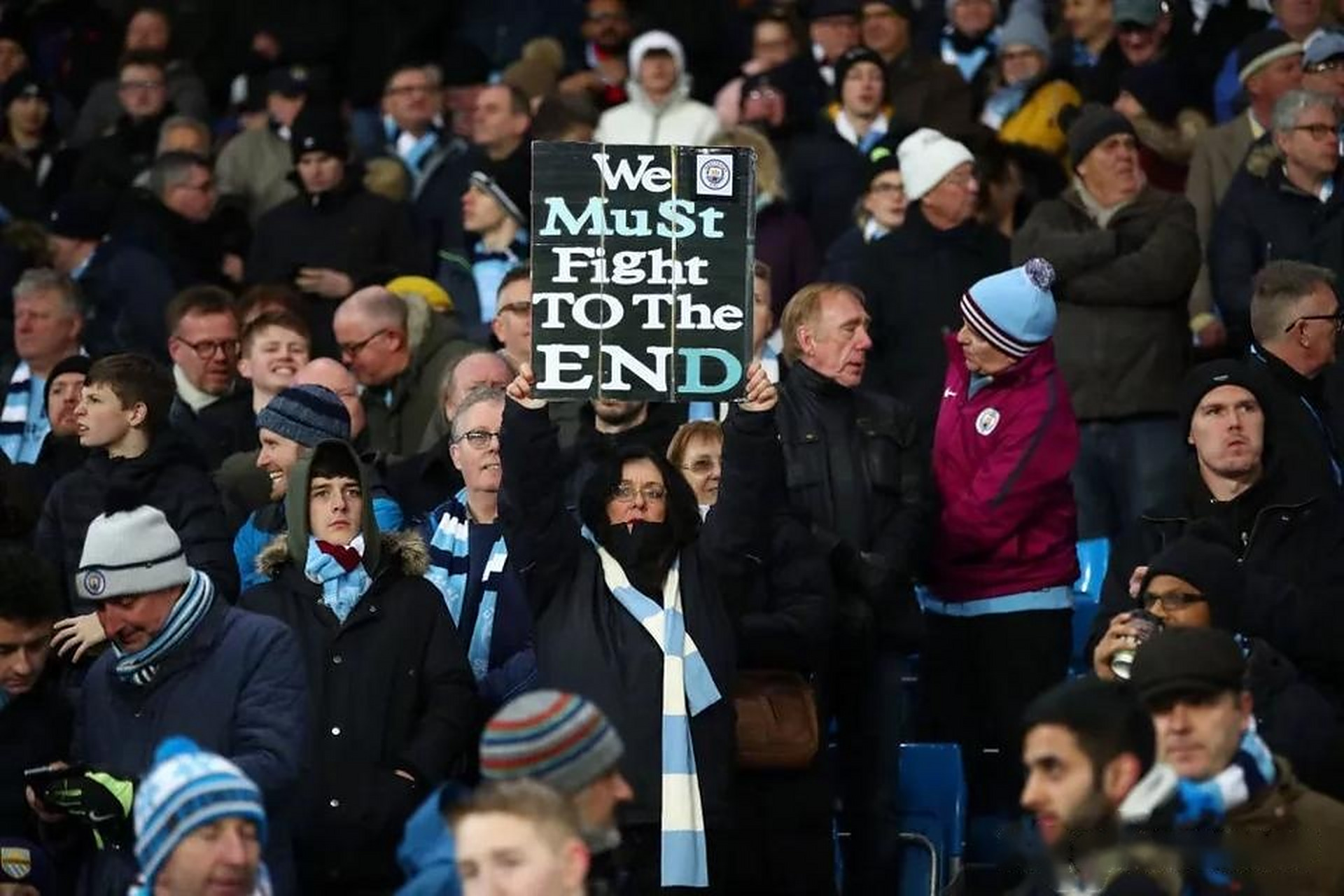 关于曼城力克西班牙，梅西乌龙送礼英超的信息