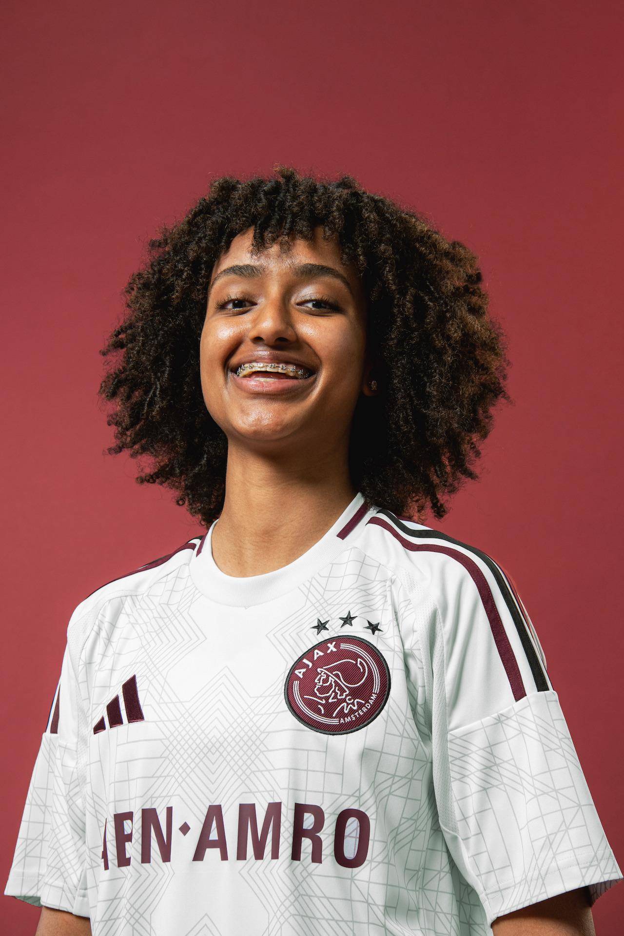 阿贾克斯出色发挥，展现实力与魅力的简单介绍