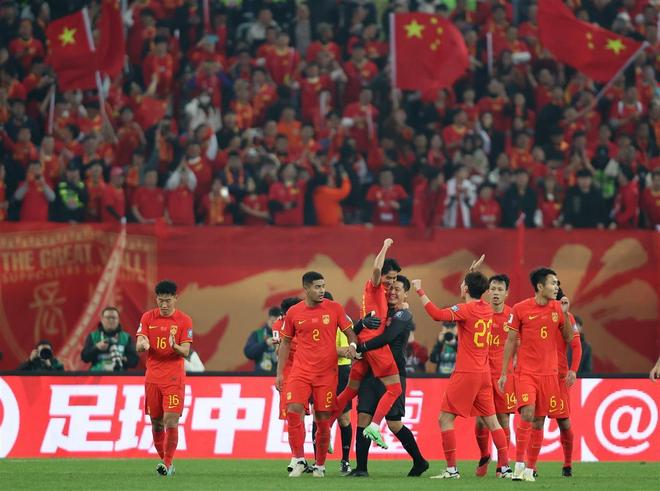 包含西班牙不敌波兰，小组出线形势岌岌可危的词条