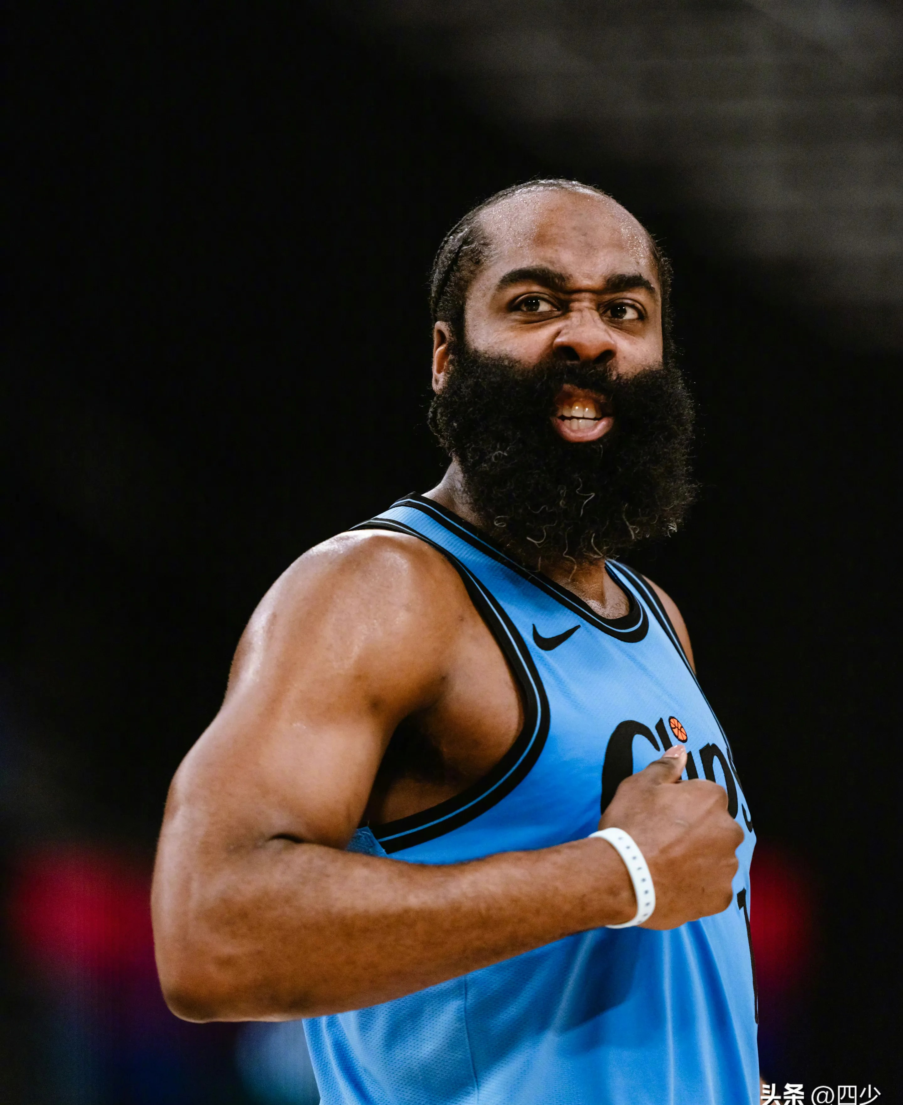 欧文三节全场十分匹敌哈登火箭一球准胜