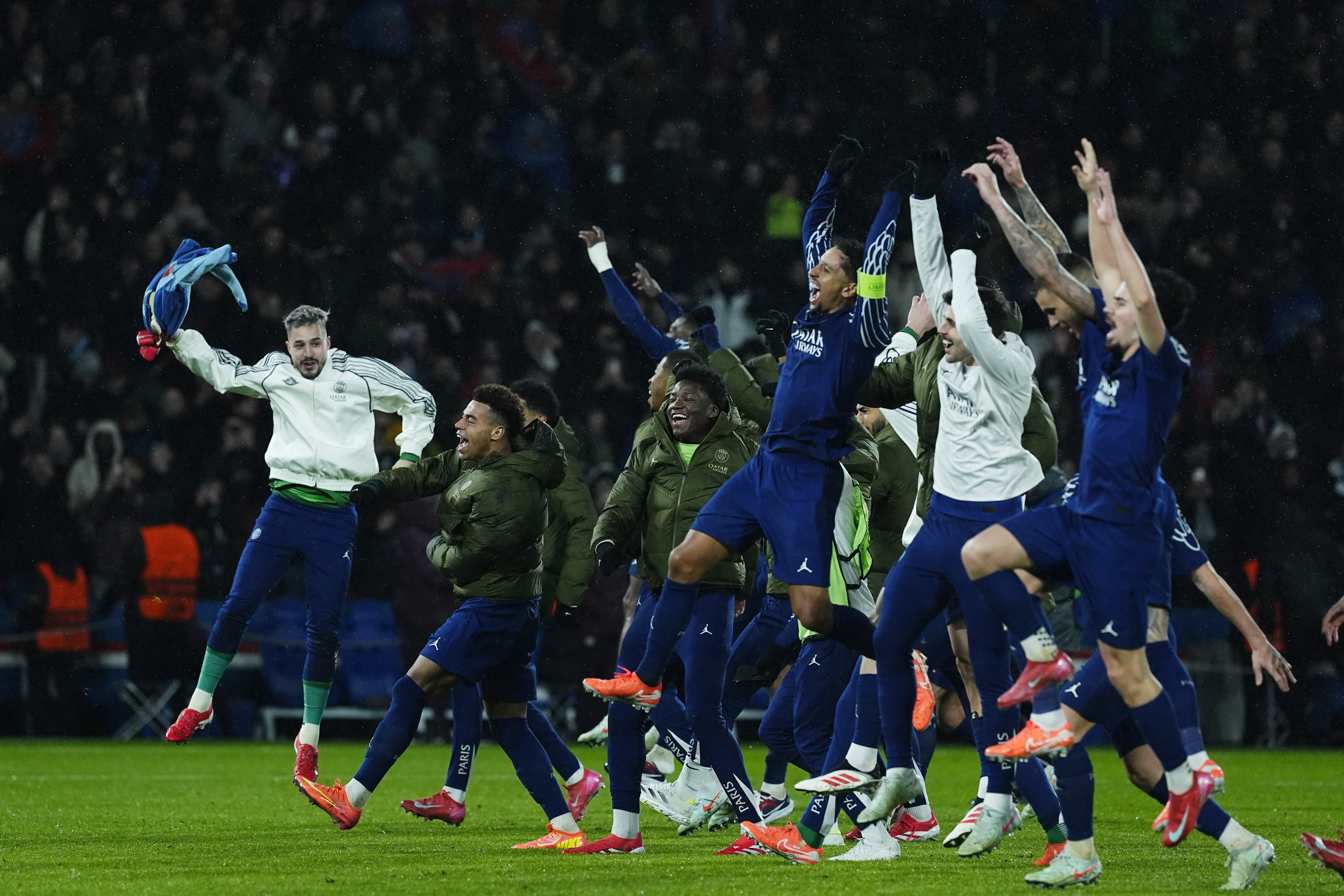 曼联客场胜哈德斯菲尔德，球队获得胜利