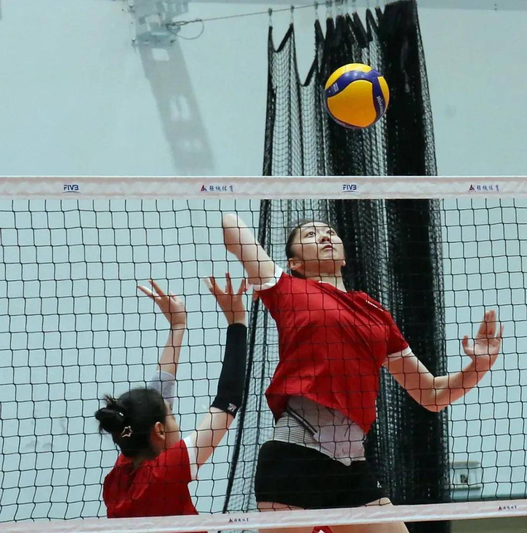 包含势如破竹苏里南击败多米尼加实现精彩逆袭的词条