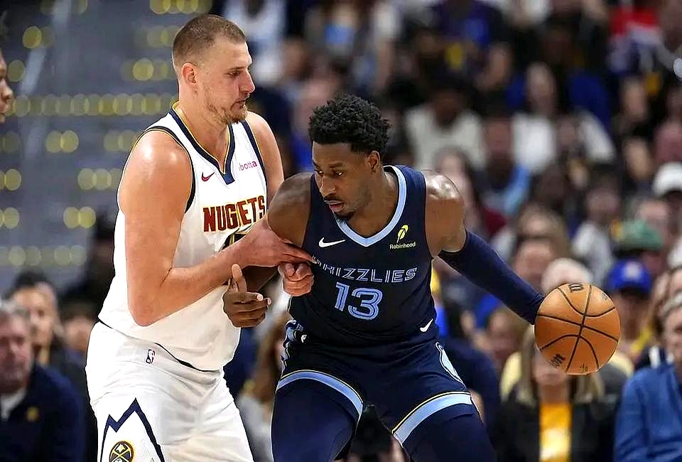 关于鹈鹕逆转灰熊，科怀尔拯救比赛的信息