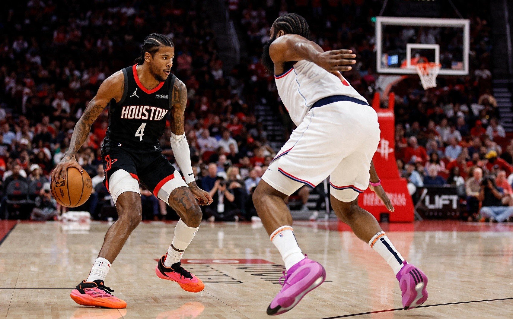 快船击败马刺取得两连胜