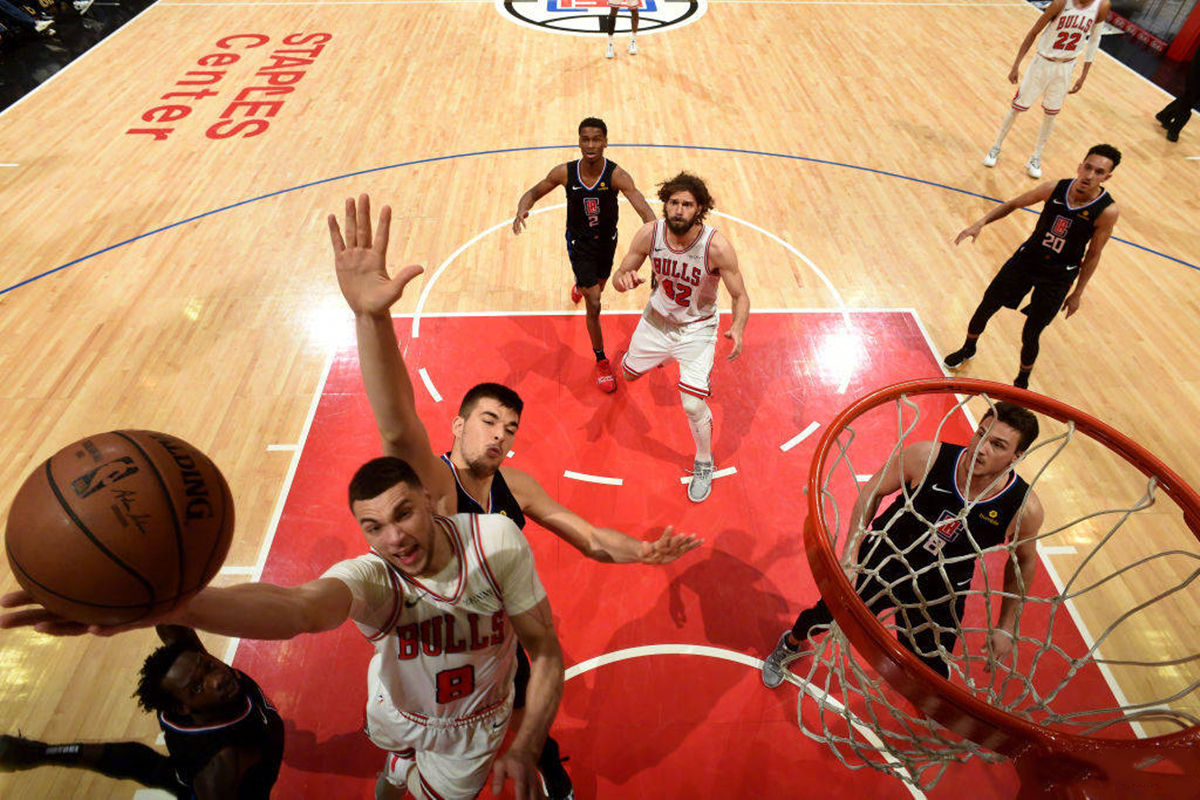 快船碾压猛龙，贝弗利送出助攻