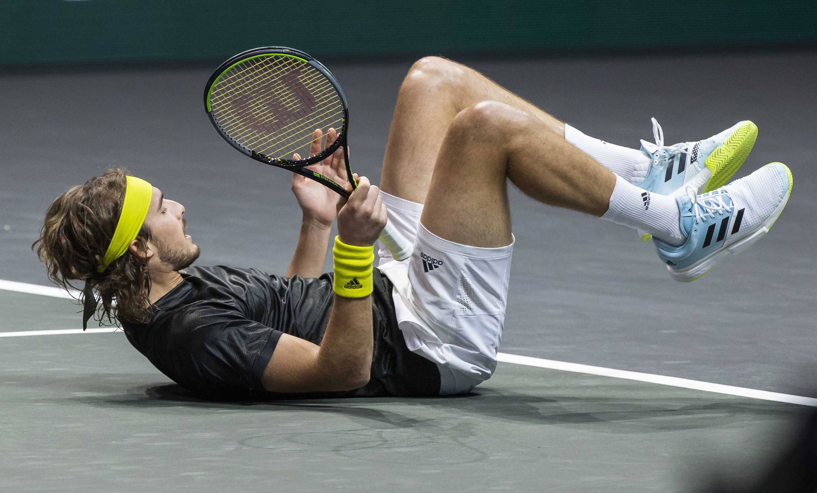 德国网球队碾压英国网球队，西西帕斯完成帽子戏法