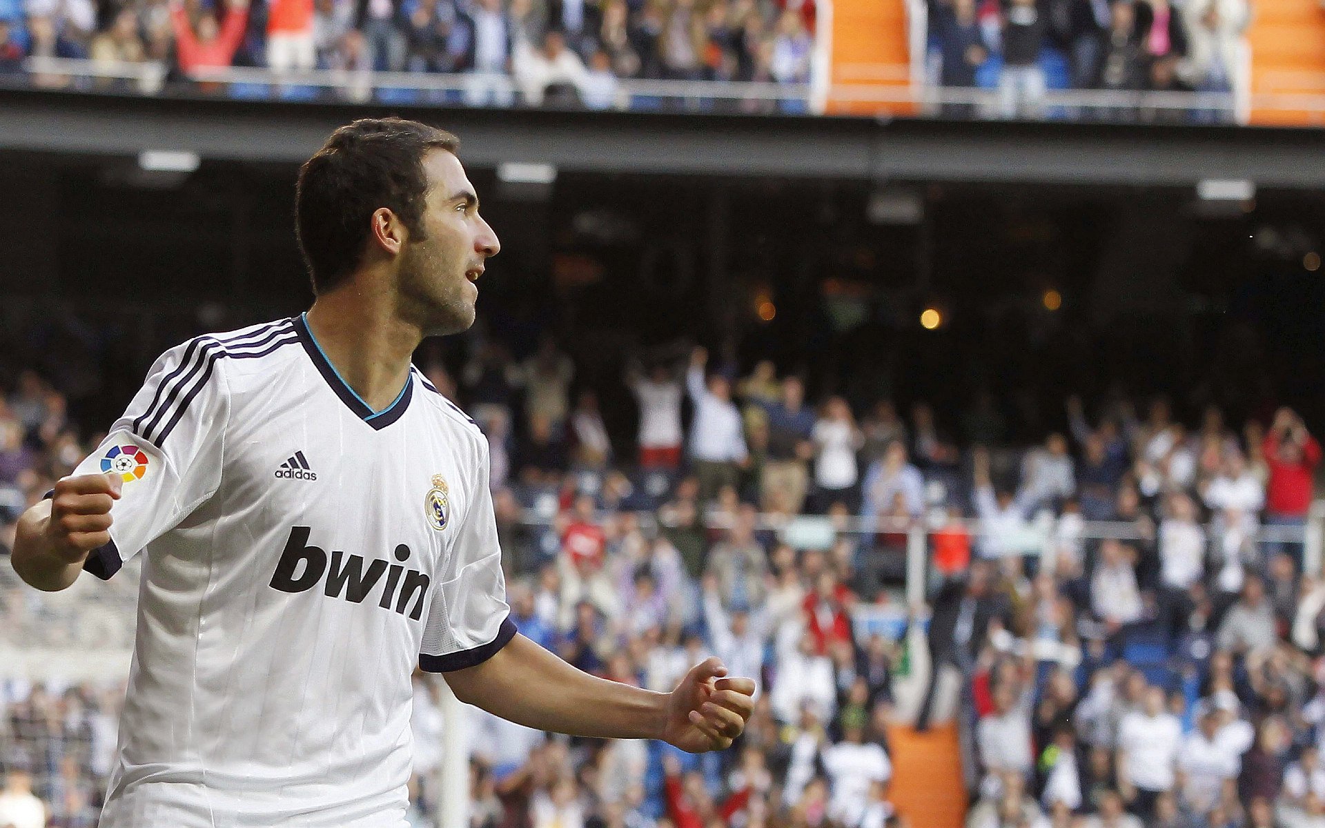 卡塞米罗一脚定江山，当足球巨星闯入NBA总决赛之夜