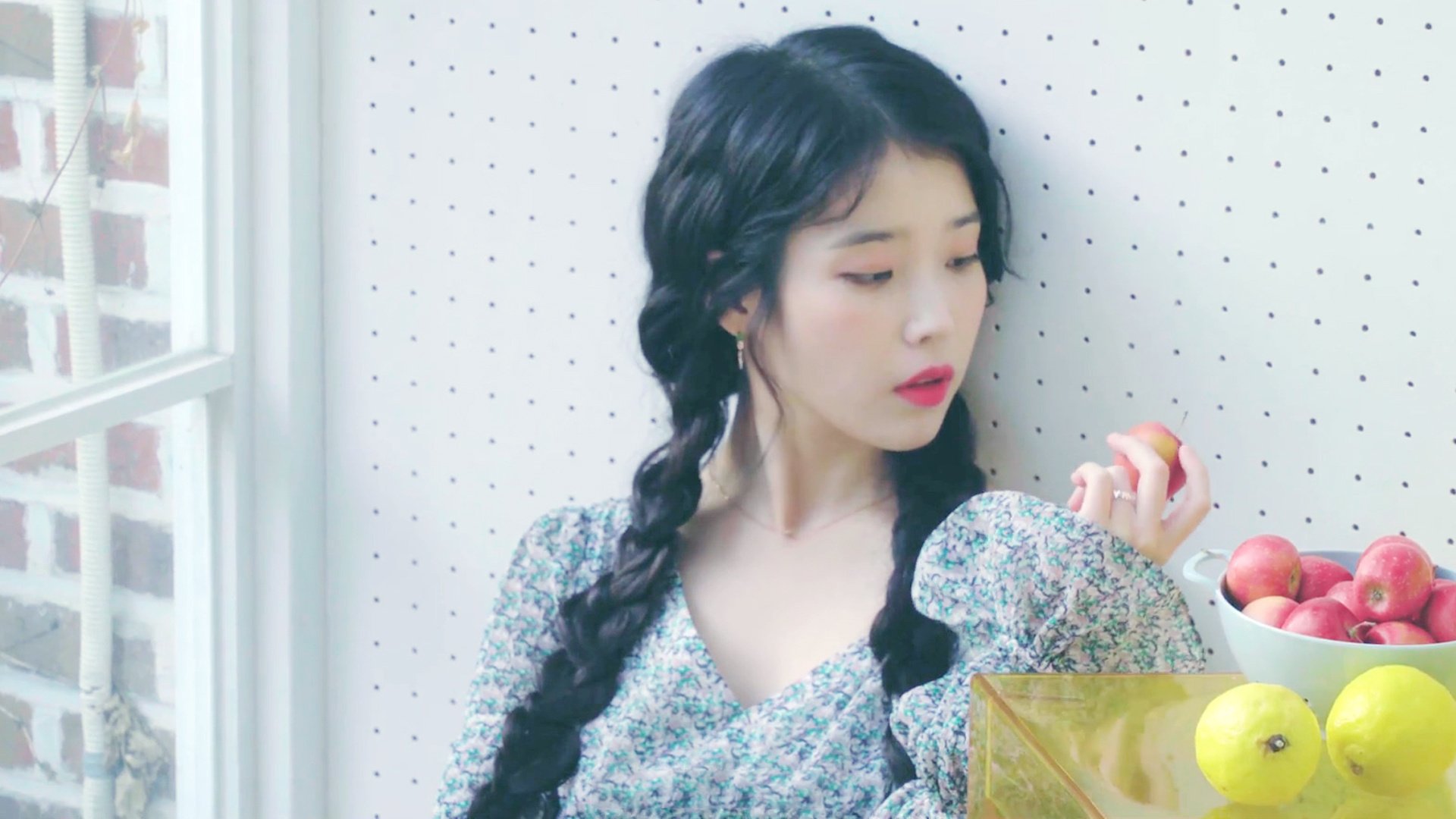 飞驰与飞奔，当F1夜赛轰鸣遇见萨卡巨星之光