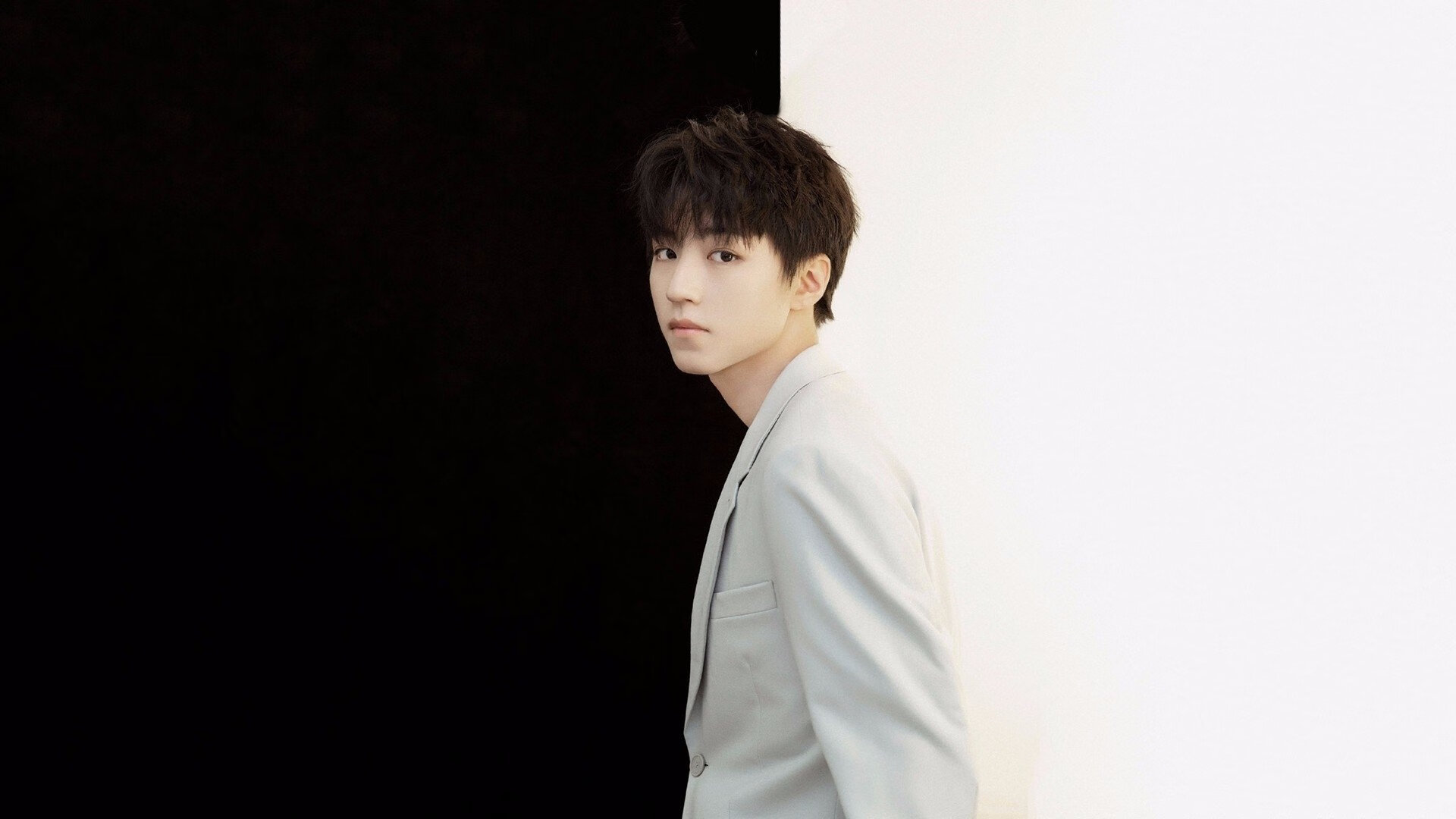 破茧成蝶！武切维奇擎天柱锁死雷霆，魔术主场制霸